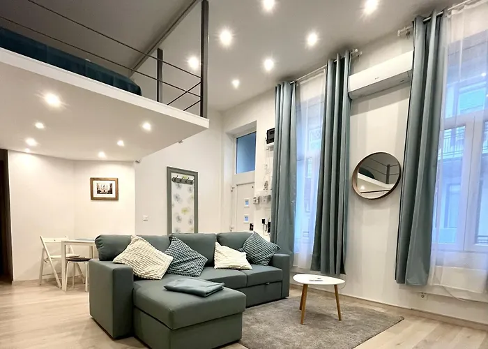 Green Glam Studio With Gallery
